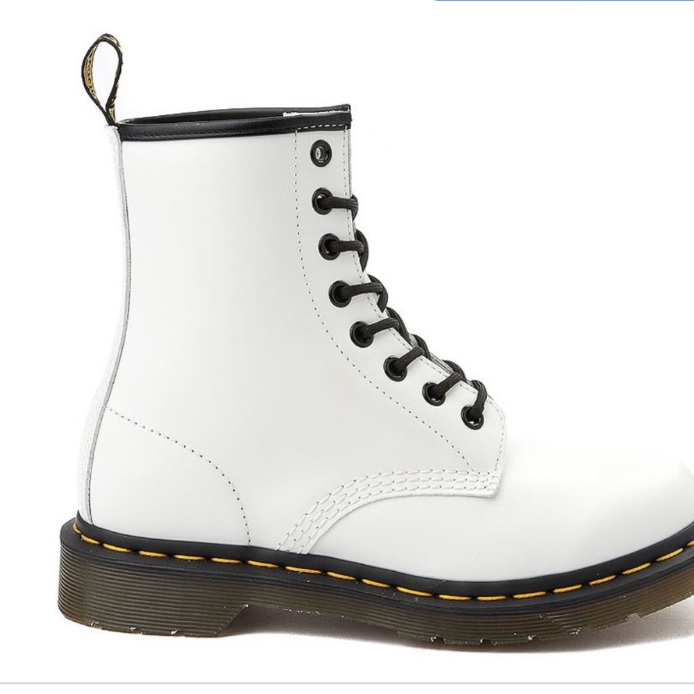 Size 9 women’s doc martens worn once